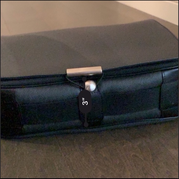 Black Louis Vuitton Messenger Bag - Picture 7 of 9